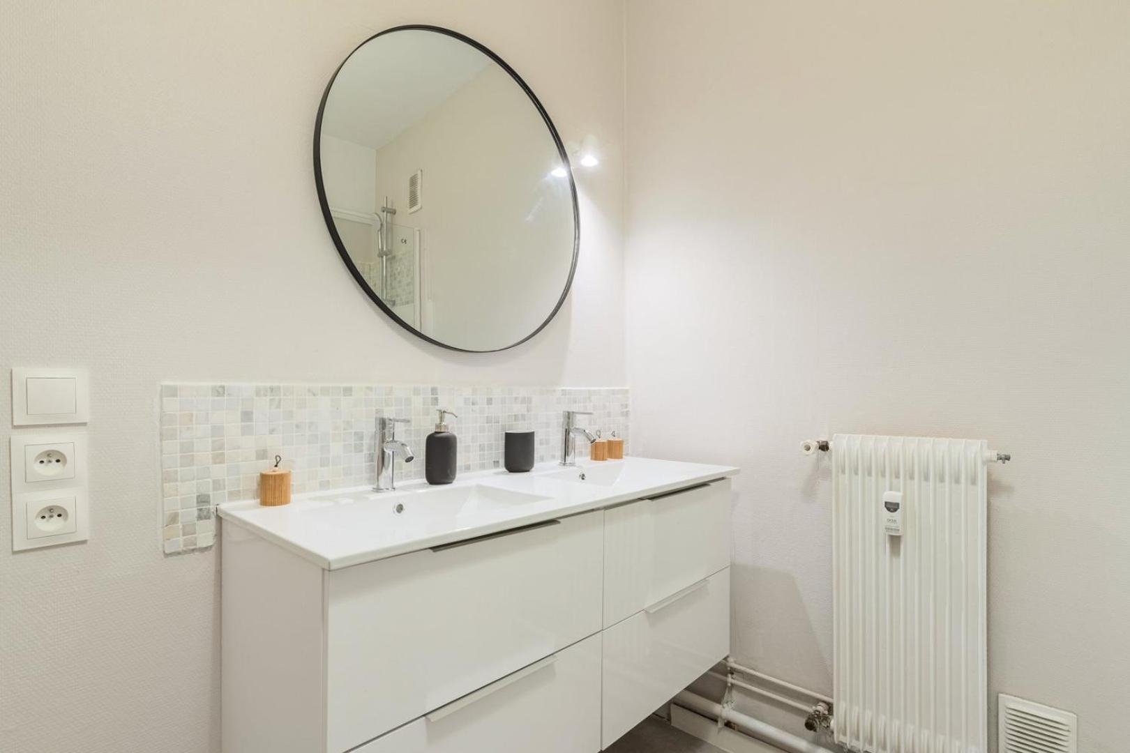 Spacious 3 Bedroom Apartment & Private Parking! Ламберсар Экстерьер фото