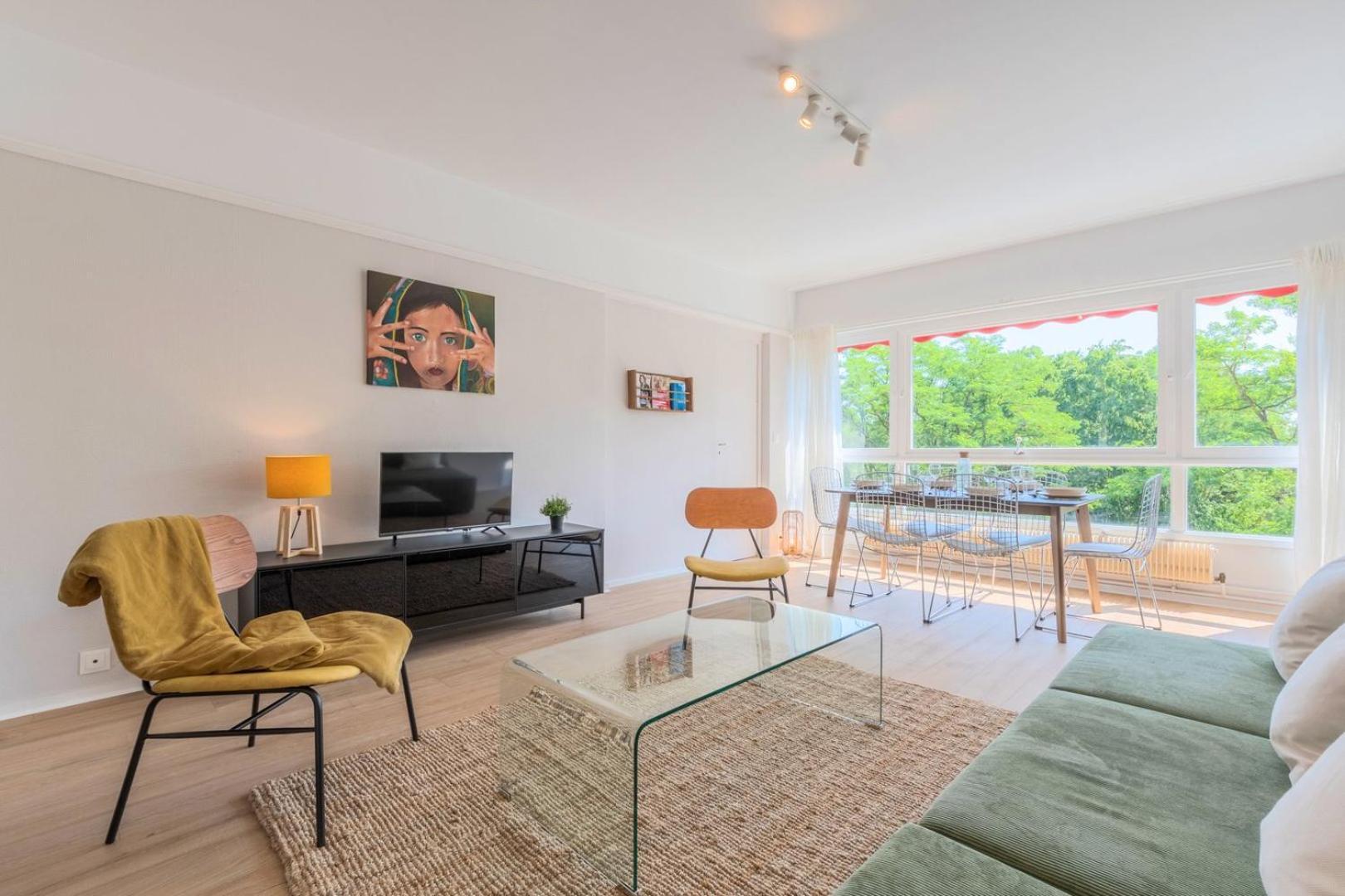 Spacious 3 Bedroom Apartment & Private Parking! Ламберсар Экстерьер фото